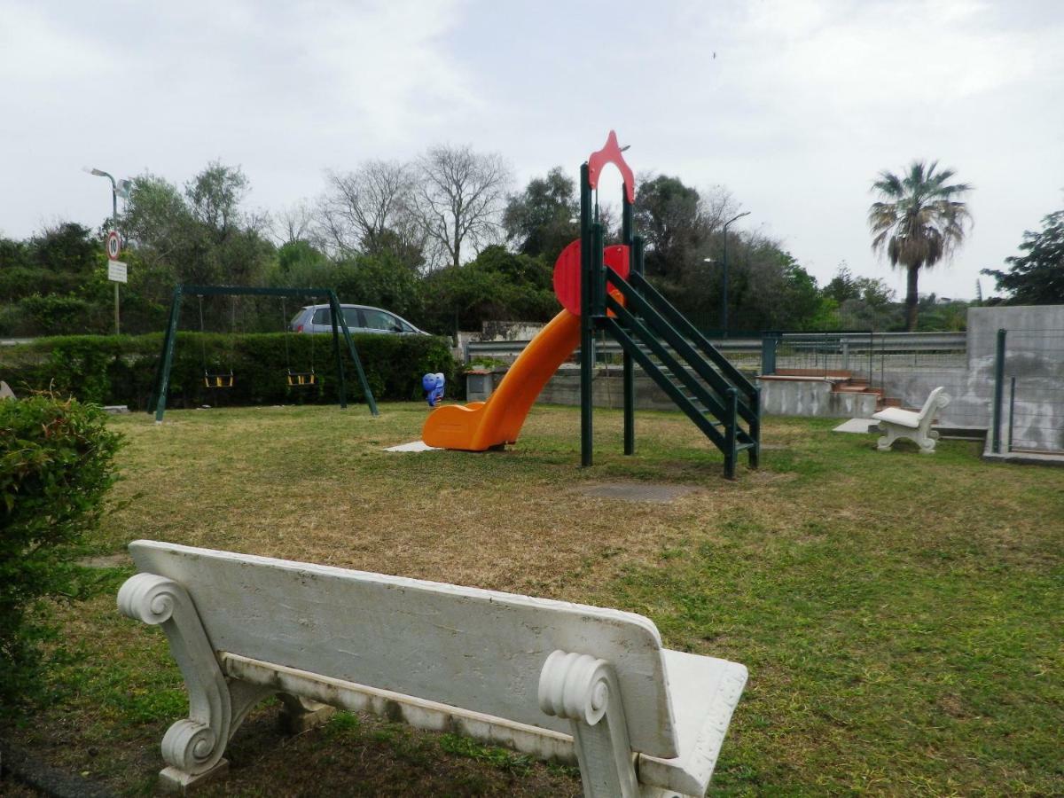 Pietre Nere Aparthotel Giardini Naxos Ngoại thất bức ảnh